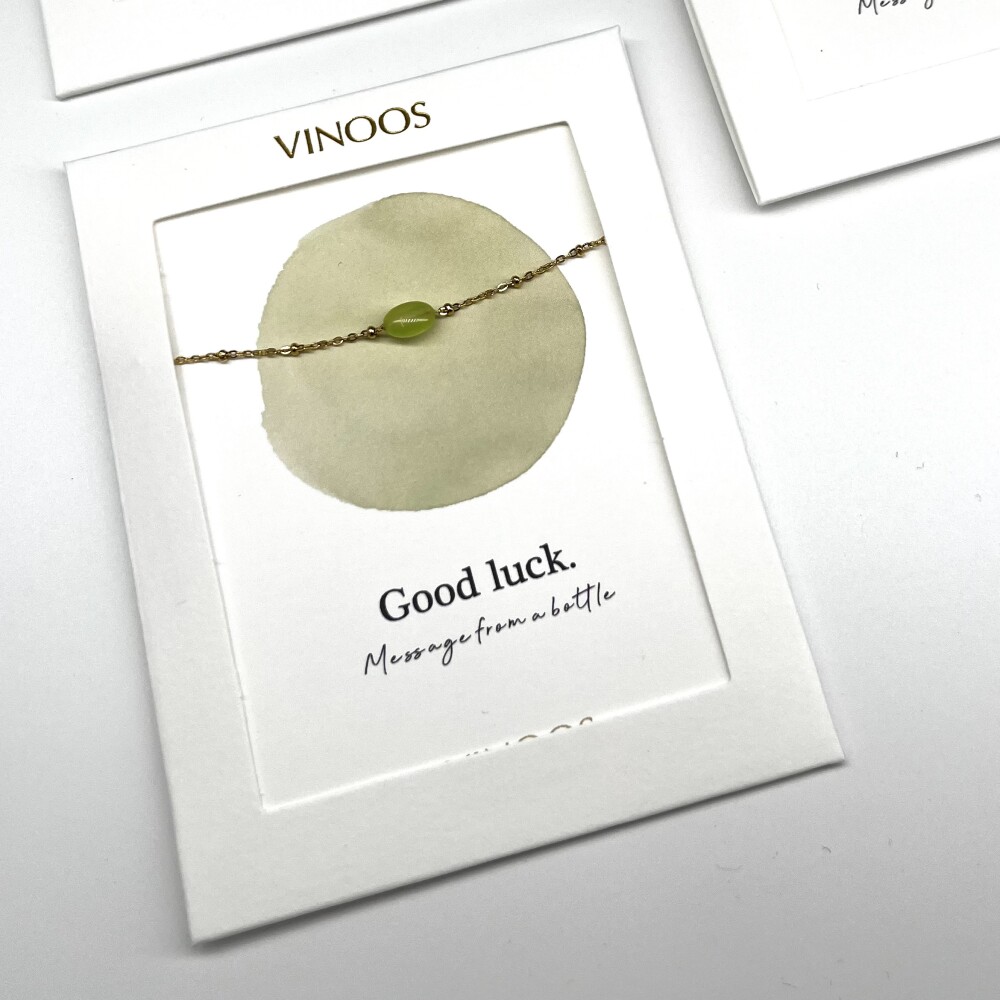 Frauegschichte - Vinoos Armkette "Good Luck" grün