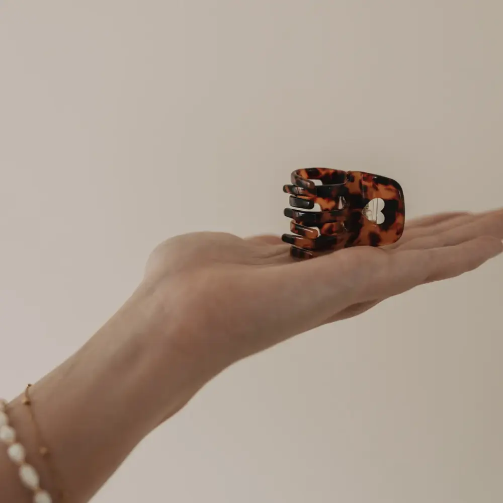 Frauegschichte - Eulenschnitt Haarspange klein Amber