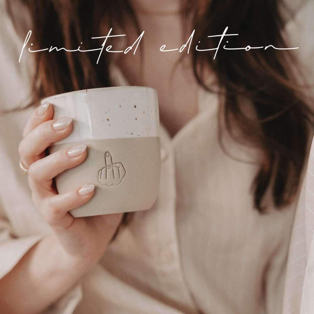 Eulenschnitt Limitierter Becher Mittelfinger Frauegschichte - Eulenschnitt Limitierter Becher Mittelfinger