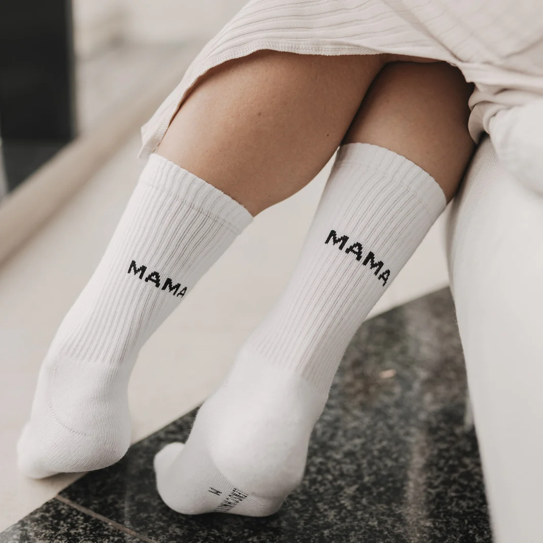 Eulenschnitt Socken "Mama" Grösse S Frauegschichte - Eulenschnitt Socken "Mama" Grösse S