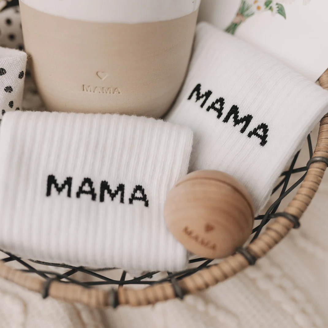 Eulenschnitt Socken "Mama" Grösse S Frauegschichte - Eulenschnitt Socken "Mama" Grösse S