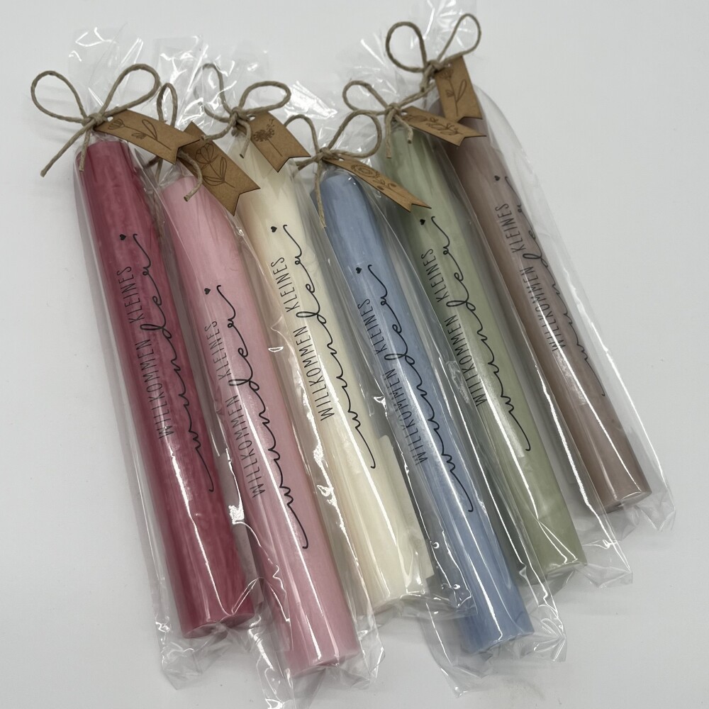 Frauegschichte - isaMi Stabkerze "Willkommen kleines Wunder"