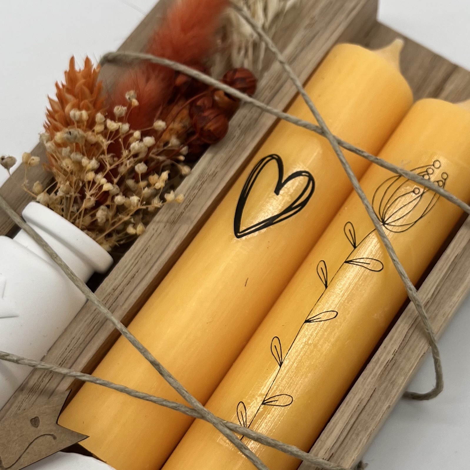 isaMi Kerzenset "Blume & Herz" orange Frauegschichte - isaMi Kerzenset "Blume & Herz" orange