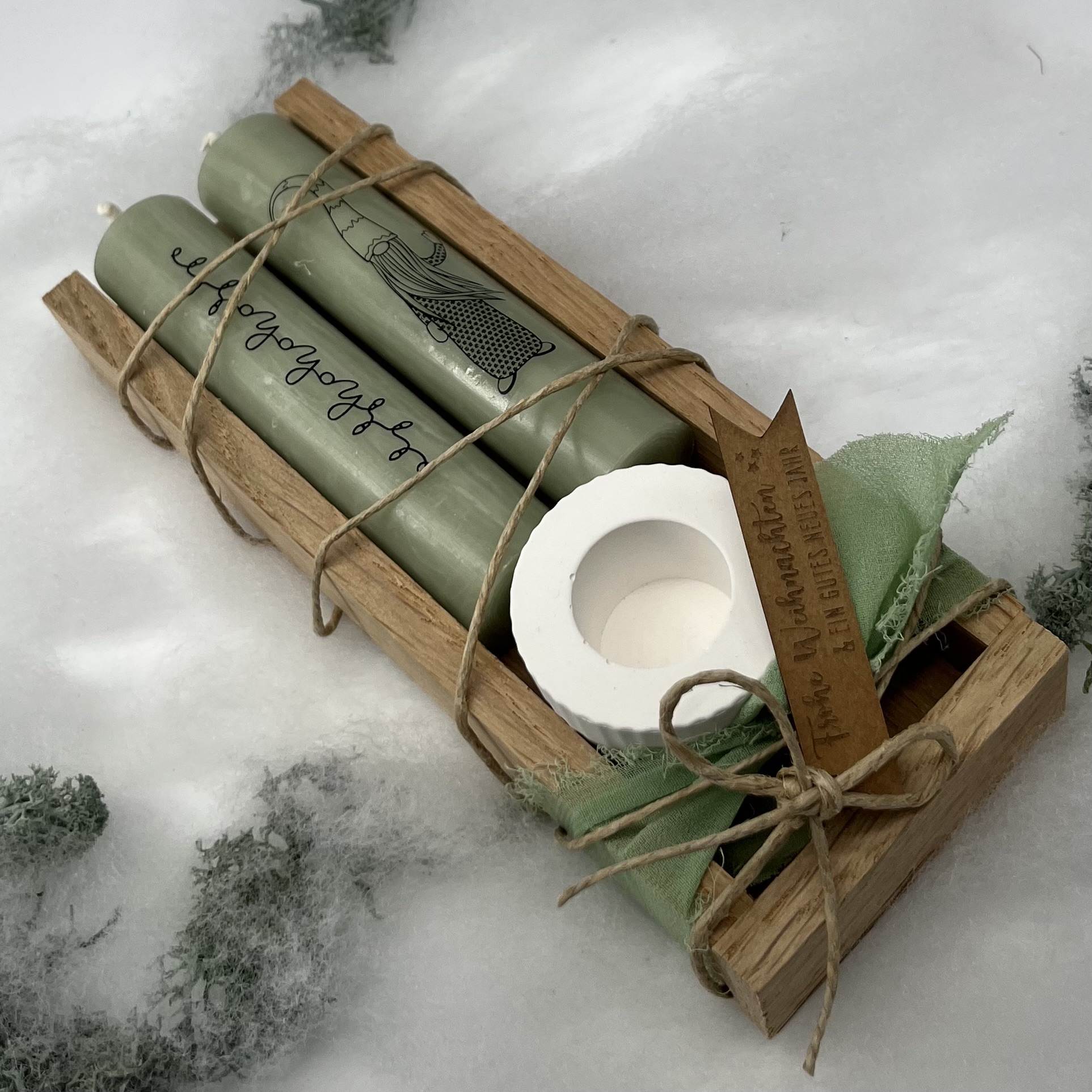 isaMi Weihnachts-Kerzenset "Hohoho" - salbei Frauegschichte - isaMi Weihnachts-Kerzenset "Hohoho" - salbei