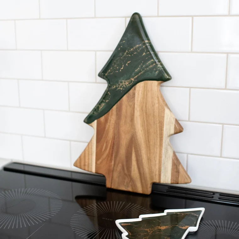 Lynn & Liana Designs Charcuterie-Brett Weihnachtsbaum: Jade Frauegschichte - Lynn & Liana Designs Charcuterie-Brett Weihnachtsbaum: Jade