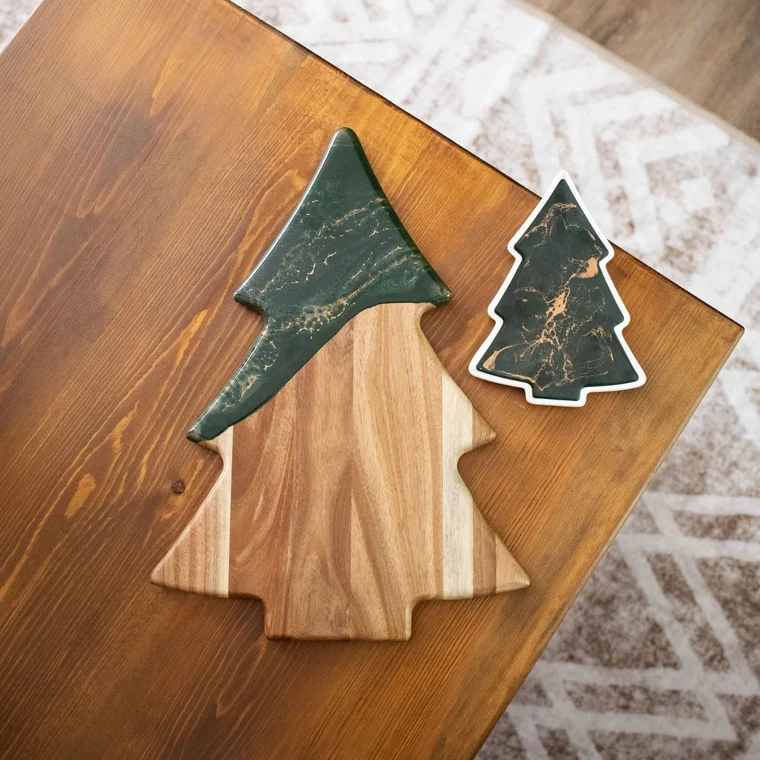 Lynn & Liana Designs Charcuterie-Brett Weihnachtsbaum: Jade Frauegschichte - Lynn & Liana Designs Charcuterie-Brett Weihnachtsbaum: Jade