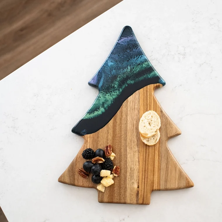 Lynn & Liana Designs Charcuterie-Brett Weihnachtsbaum: Nordlichter Frauegschichte - Lynn & Liana Designs Charcuterie-Brett Weihnachtsbaum: Nordlichter