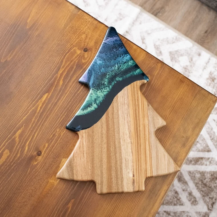 Lynn & Liana Designs Charcuterie-Brett Weihnachtsbaum: Nordlichter Frauegschichte - Lynn & Liana Designs Charcuterie-Brett Weihnachtsbaum: Nordlichter