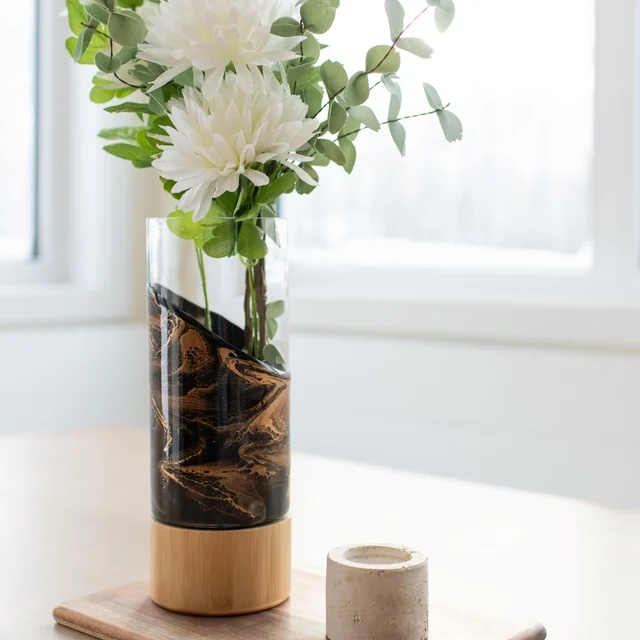 Frauegschichte - Lynn & Liana Designs Resin-Vase: Schwarzer Bernstein