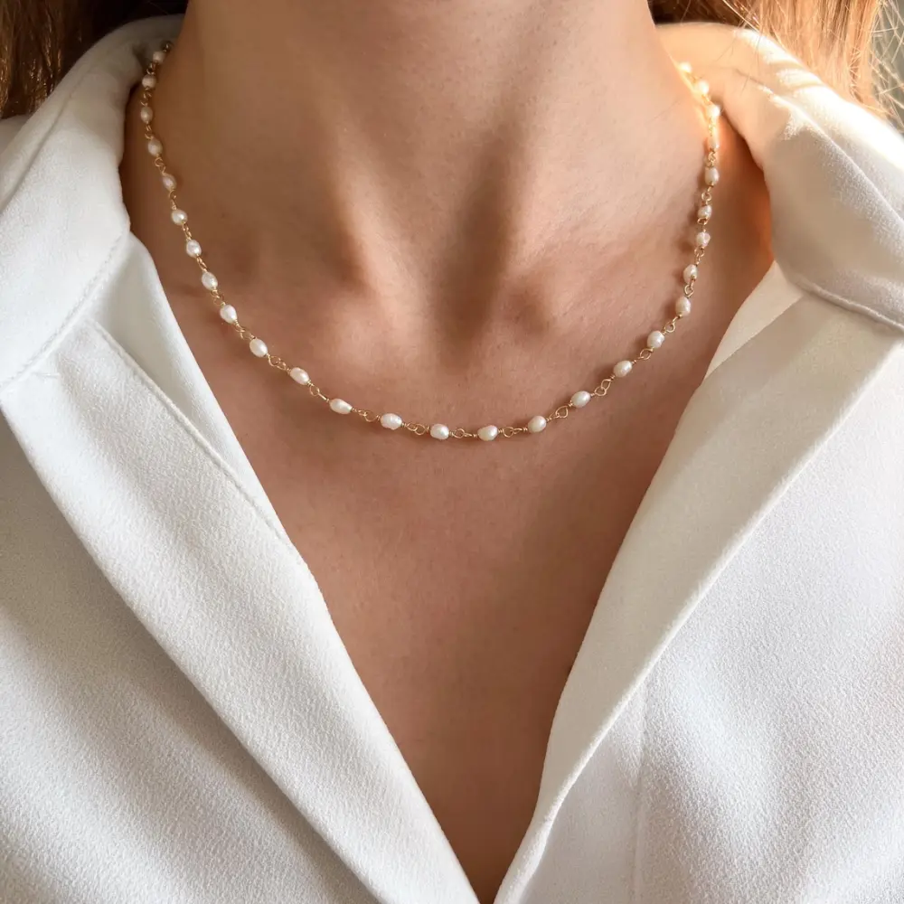 Frauegschichte - Meora Paris Halskette mit kleinen Süsswasserperlen
