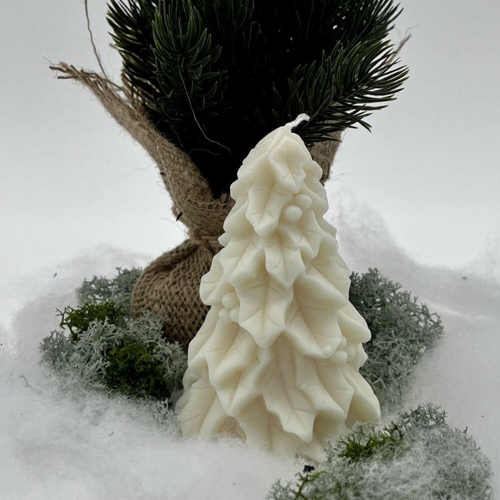 Frauegschichte - Ritual Spirit ltd. Kerze blättriger Weihnachtsbaum - weiss