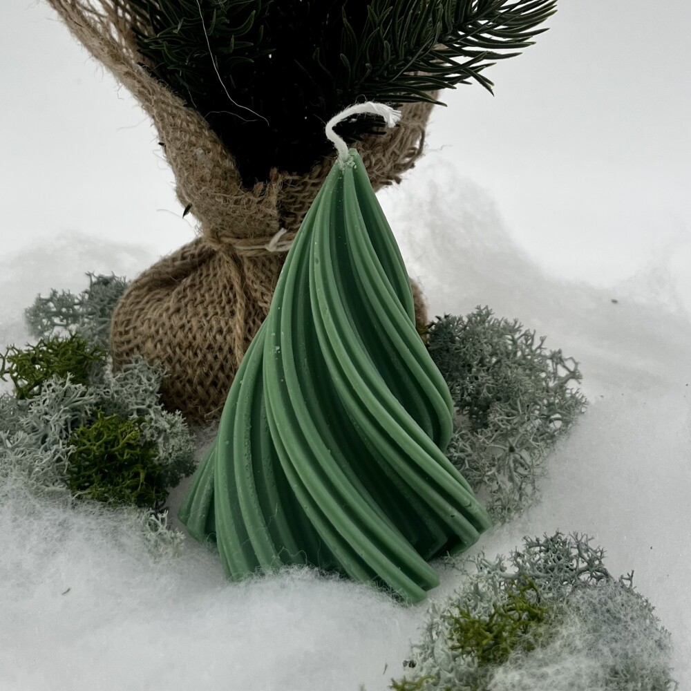 Frauegschichte - Ritual Spirit ltd. Kerze Swirl Weihnachtsbaum - grün