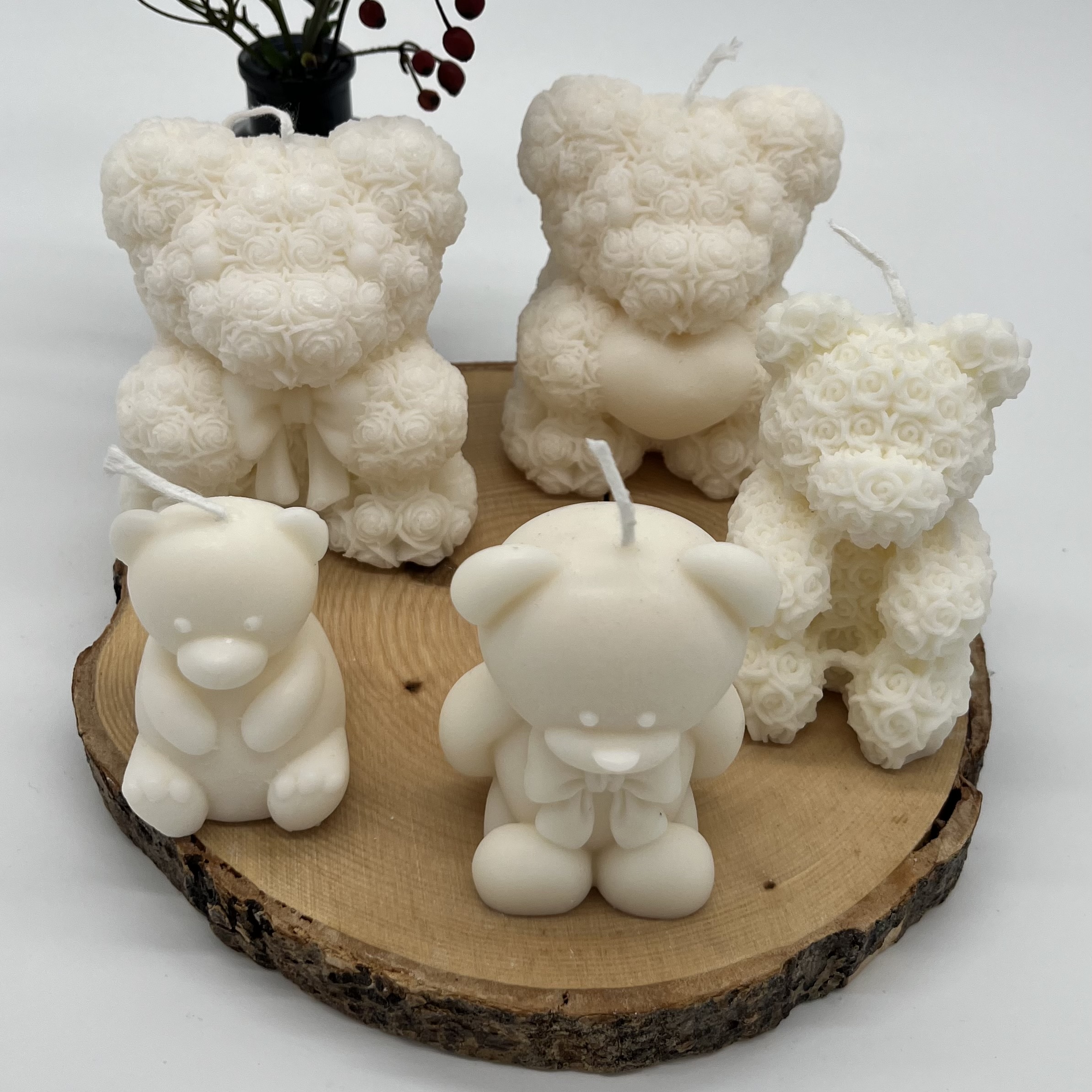 Ritual Spirit ltd. Kerze Rosen-Teddybär gross mit Schleife natur Frauegschichte - Ritual Spirit ltd. Kerze Rosen-Teddybär gross mit Schleife natur