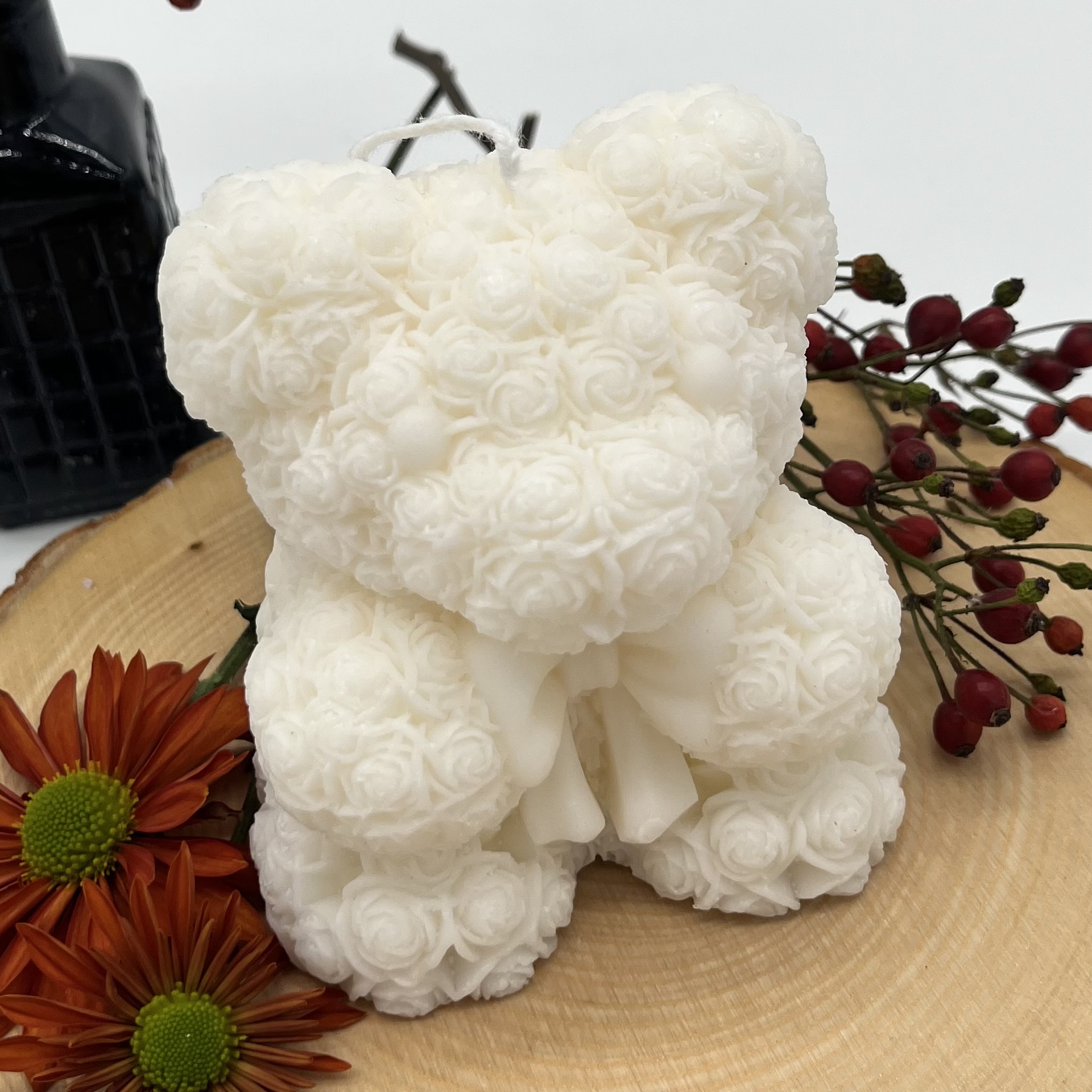 Ritual Spirit ltd. Kerze Rosen-Teddybär gross mit Schleife natur Frauegschichte - Ritual Spirit ltd. Kerze Rosen-Teddybär gross mit Schleife natur