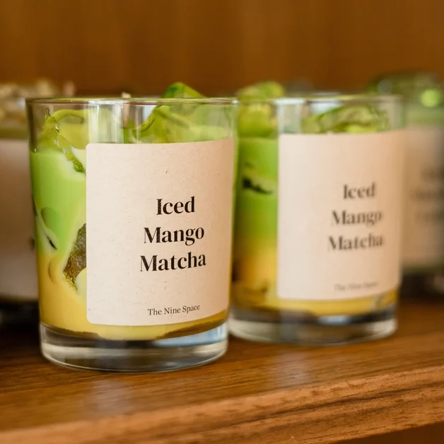 The Nine Space Iced Mango Matcha Kerze Frauegschichte - The Nine Space Iced Mango Matcha Kerze