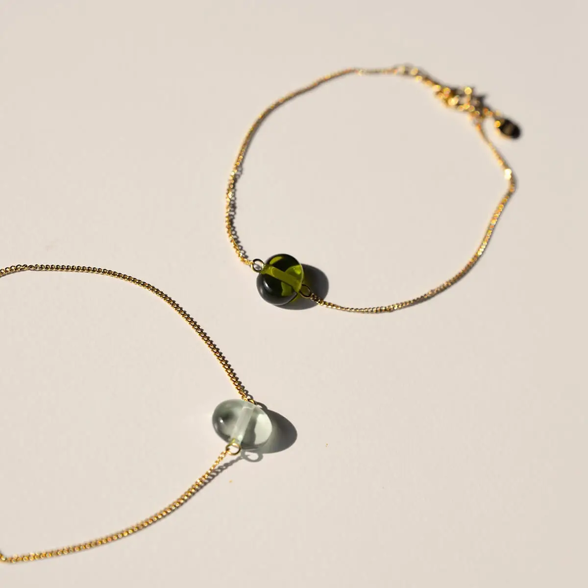 Vinoos Freundschaftsarmband - türkis & grün Frauegschichte - Vinoos Freundschaftsarmband - türkis & grün