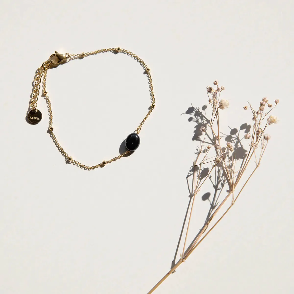 Vinoos Armkette "no one like you" schwarz Frauegschichte - Vinoos Armkette "no one like you" schwarz