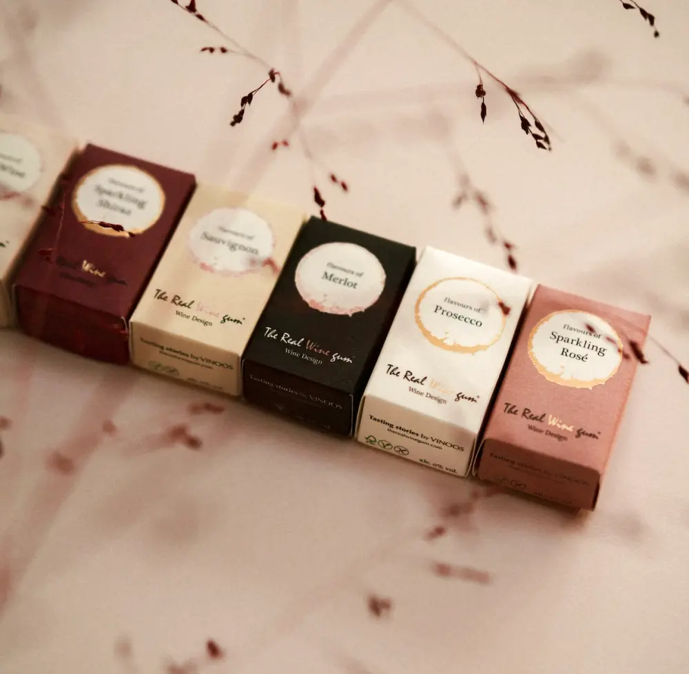 Frauegschichte - Vinoos Sparkling Rosé Weingummi Mini Box
